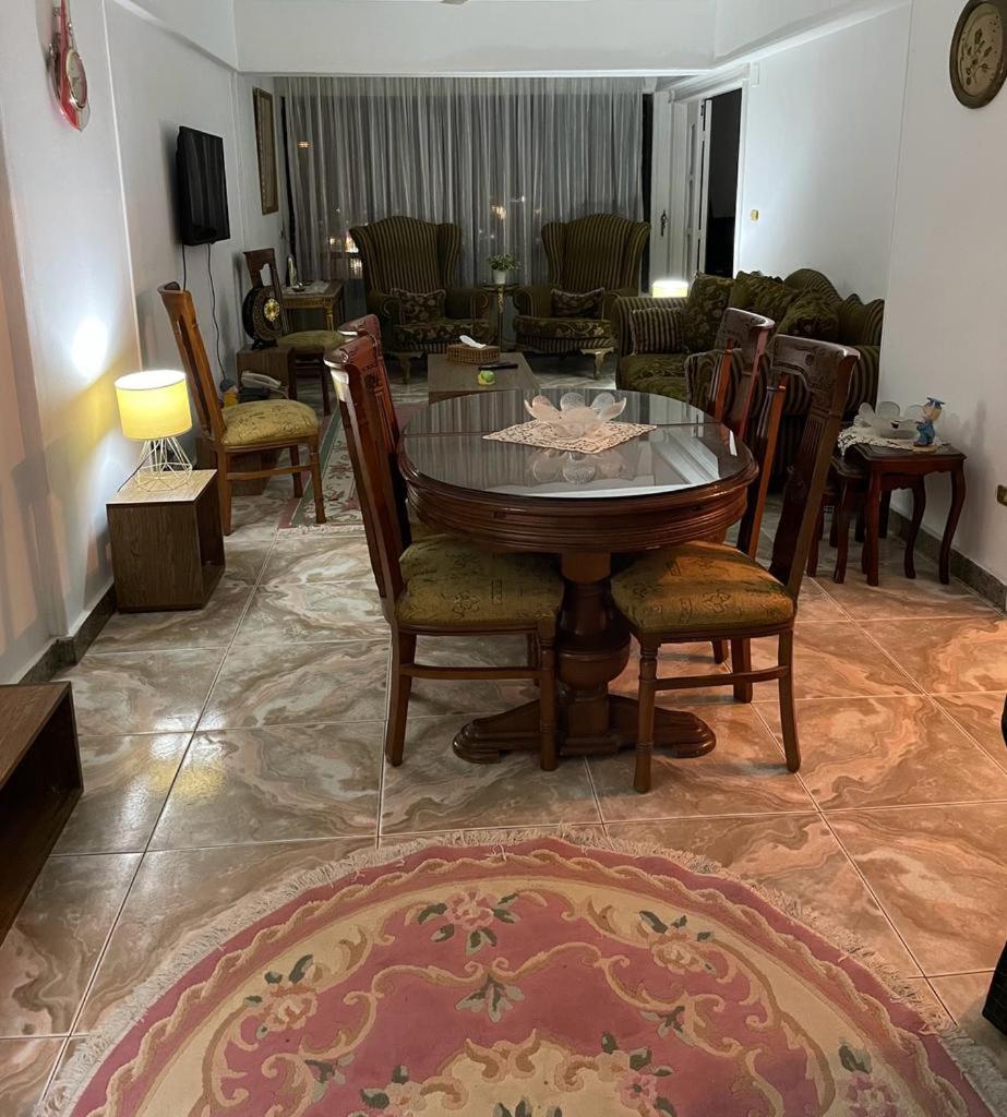 Nile View - Fully Furnished Apartment Cairo